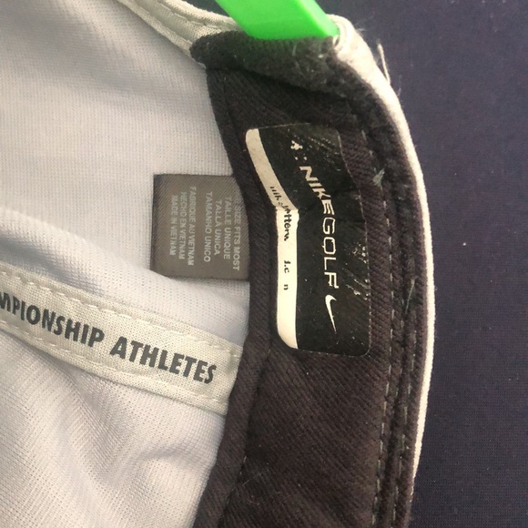 Nike  Golf Strapback Hat - Picture 6 of 6